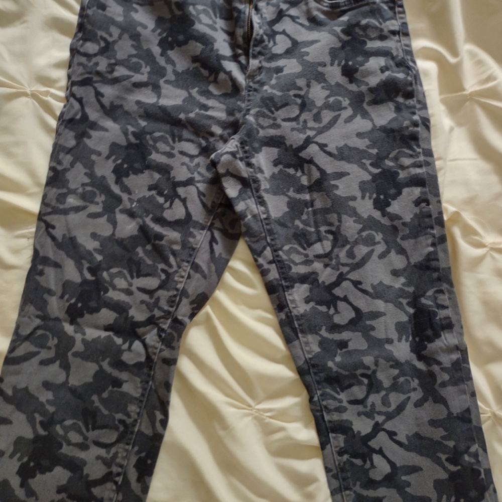Dash Camo Capri